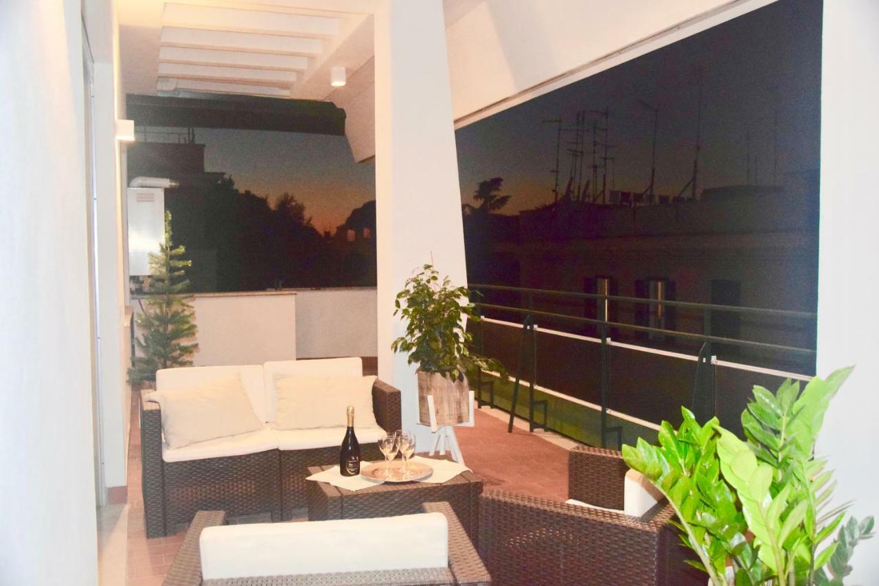 Terrazza San Giovanni Apartment Рим Екстер'єр фото