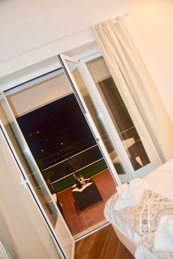 Terrazza San Giovanni Apartment Рим Екстер'єр фото