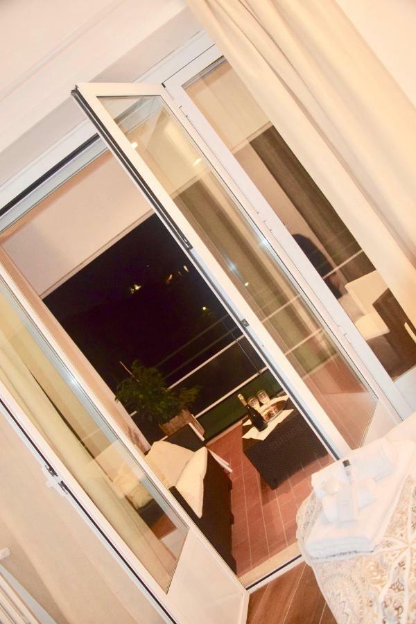 Terrazza San Giovanni Apartment Рим Екстер'єр фото